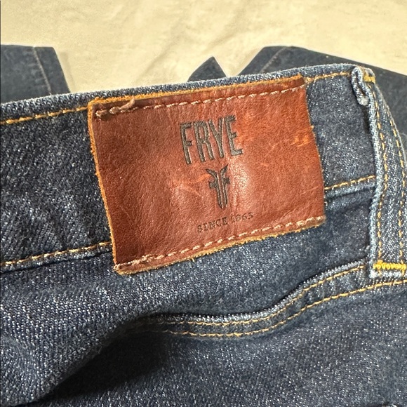 Frye Dark Indigo Skinny Jeans! Size 28 - Picture 5 of 5